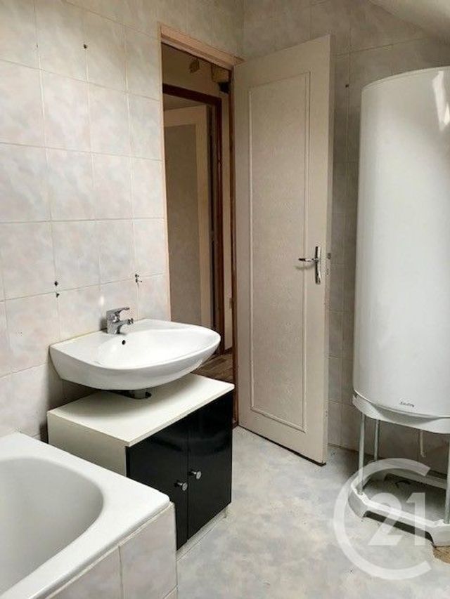 maison à vendre - 5 pièces - 88.17 m2 - SANCOINS - 18 - CENTRE - Century 21 Confluences