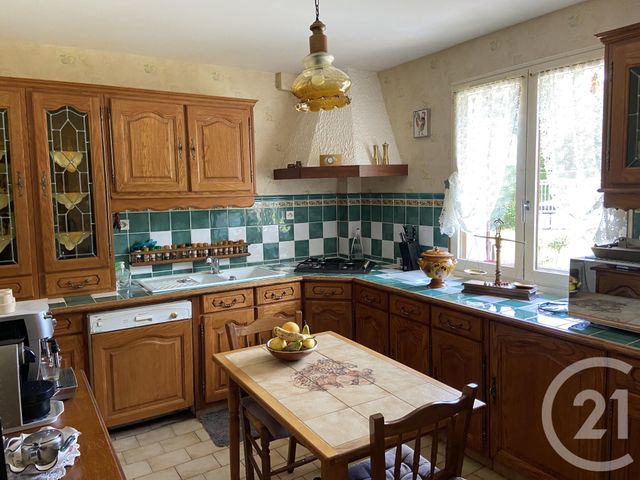 maison à vendre - 5 pièces - 148.0 m2 - LA GUERCHE SUR L AUBOIS - 18 - CENTRE - Century 21 Confluences