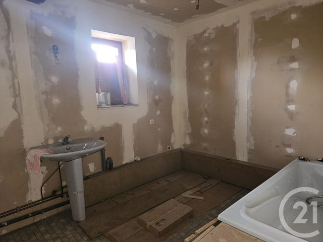 maison à vendre - 4 pièces - 110.0 m2 - ST PIERRE LE MOUTIER - 58 - BOURGOGNE - Century 21 Confluences