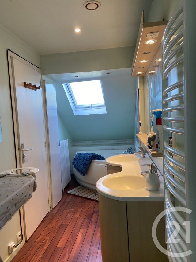 maison à vendre - 5 pièces - 114.0 m2 - LE CHAUTAY - 18 - CENTRE - Century 21 Confluences