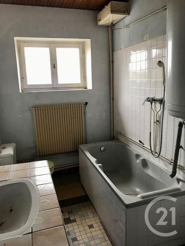 maison à vendre - 8 pièces - 237.62 m2 - BLET - 18 - CENTRE - Century 21 Confluences