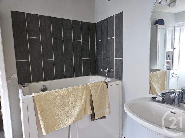 maison à vendre - 3 pièces - 83.0 m2 - ST PIERRE LE MOUTIER - 58 - BOURGOGNE - Century 21 Confluences