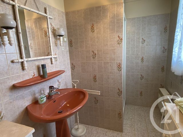 maison à vendre - 8 pièces - 145.0 m2 - LA GUERCHE SUR L AUBOIS - 18 - CENTRE - Century 21 Confluences