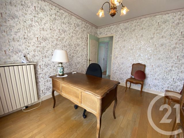 maison à vendre - 8 pièces - 145.0 m2 - LA GUERCHE SUR L AUBOIS - 18 - CENTRE - Century 21 Confluences