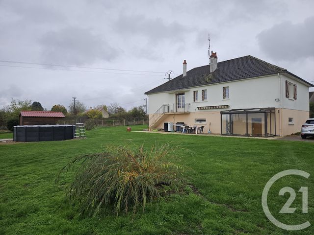 maison à vendre - 7 pièces - 165.0 m2 - ST PIERRE LE MOUTIER - 58 - BOURGOGNE - Century 21 Confluences