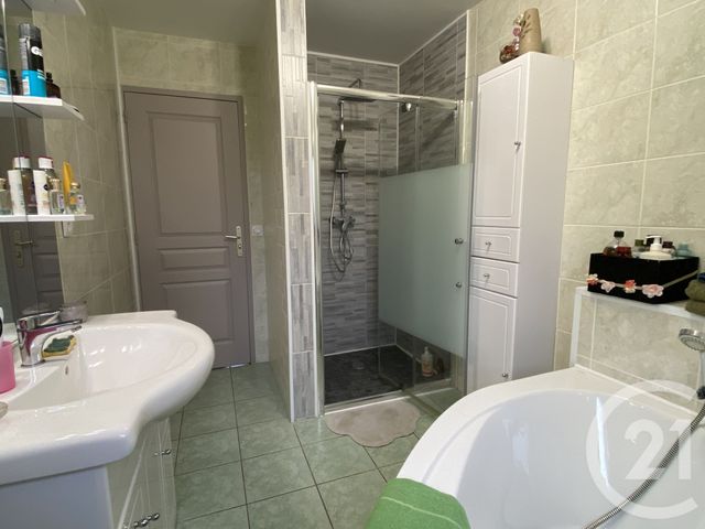 maison à vendre - 5 pièces - 102.0 m2 - LA GUERCHE SUR L AUBOIS - 18 - CENTRE - Century 21 Confluences