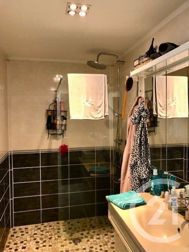 maison à vendre - 5 pièces - 160.16 m2 - LA CHAPELLE HUGON - 18 - CENTRE - Century 21 Confluences