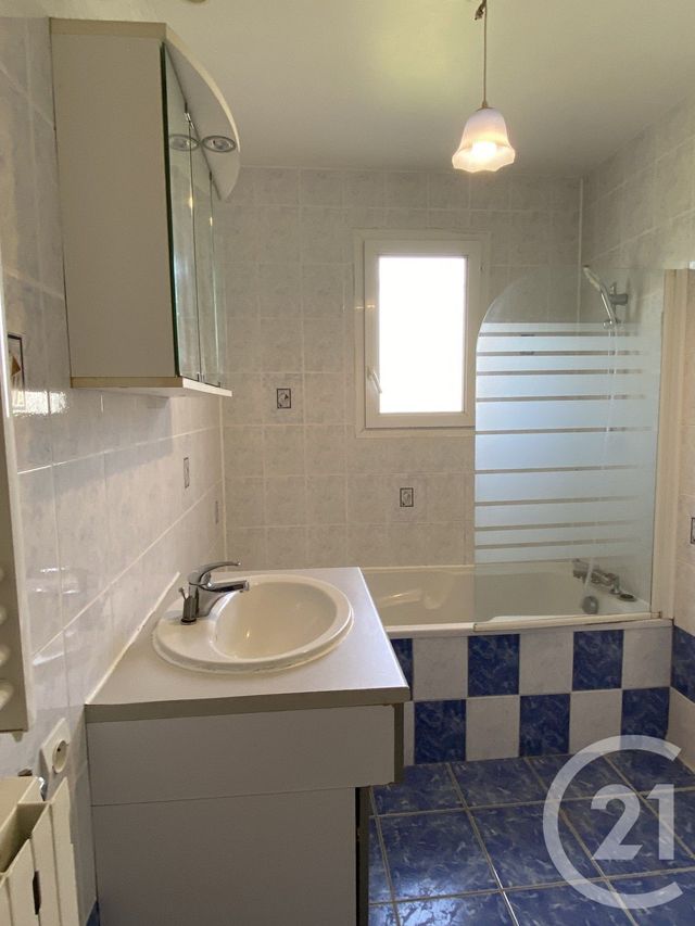maison à vendre - 4 pièces - 90.0 m2 - LA GUERCHE SUR L AUBOIS - 18 - CENTRE - Century 21 Confluences