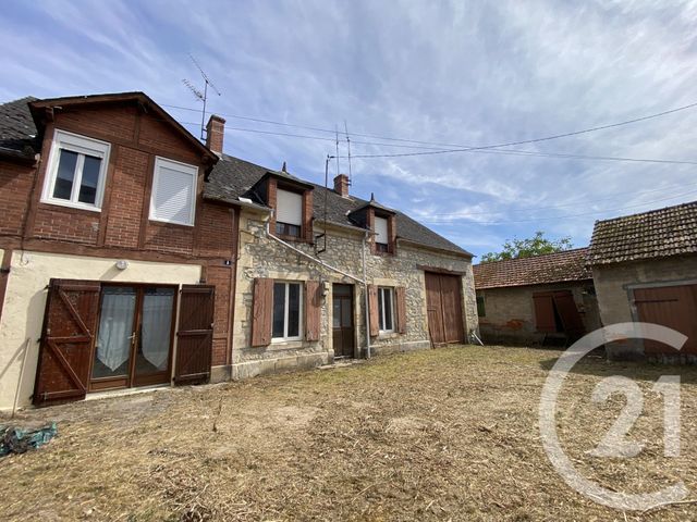 maison à vendre - 8 pièces - 176.0 m2 - LA GUERCHE SUR L AUBOIS - 18 - CENTRE - Century 21 Confluences