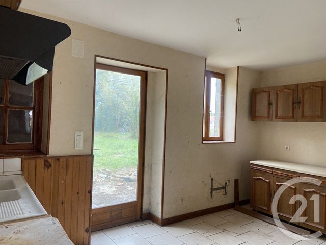 maison à vendre - 8 pièces - 176.0 m2 - LA GUERCHE SUR L AUBOIS - 18 - CENTRE - Century 21 Confluences