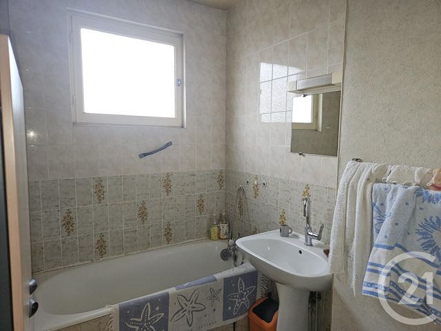 maison à vendre - 5 pièces - 105.0 m2 - ST PIERRE LE MOUTIER - 58 - BOURGOGNE - Century 21 Confluences