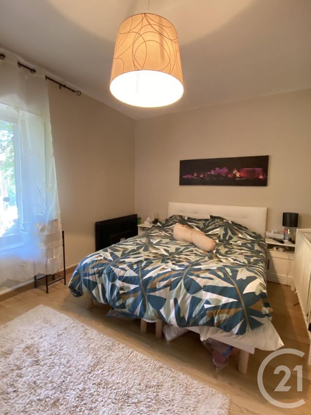 maison à vendre - 5 pièces - 126.0 m2 - LA GUERCHE SUR L AUBOIS - 18 - CENTRE - Century 21 Confluences